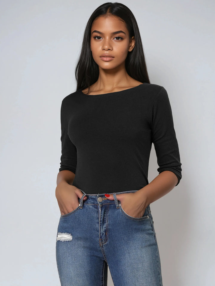 Camiseta LUNARA para mujer. Manga 3/4 y cuello redondo. Elegancia y confort diario.
