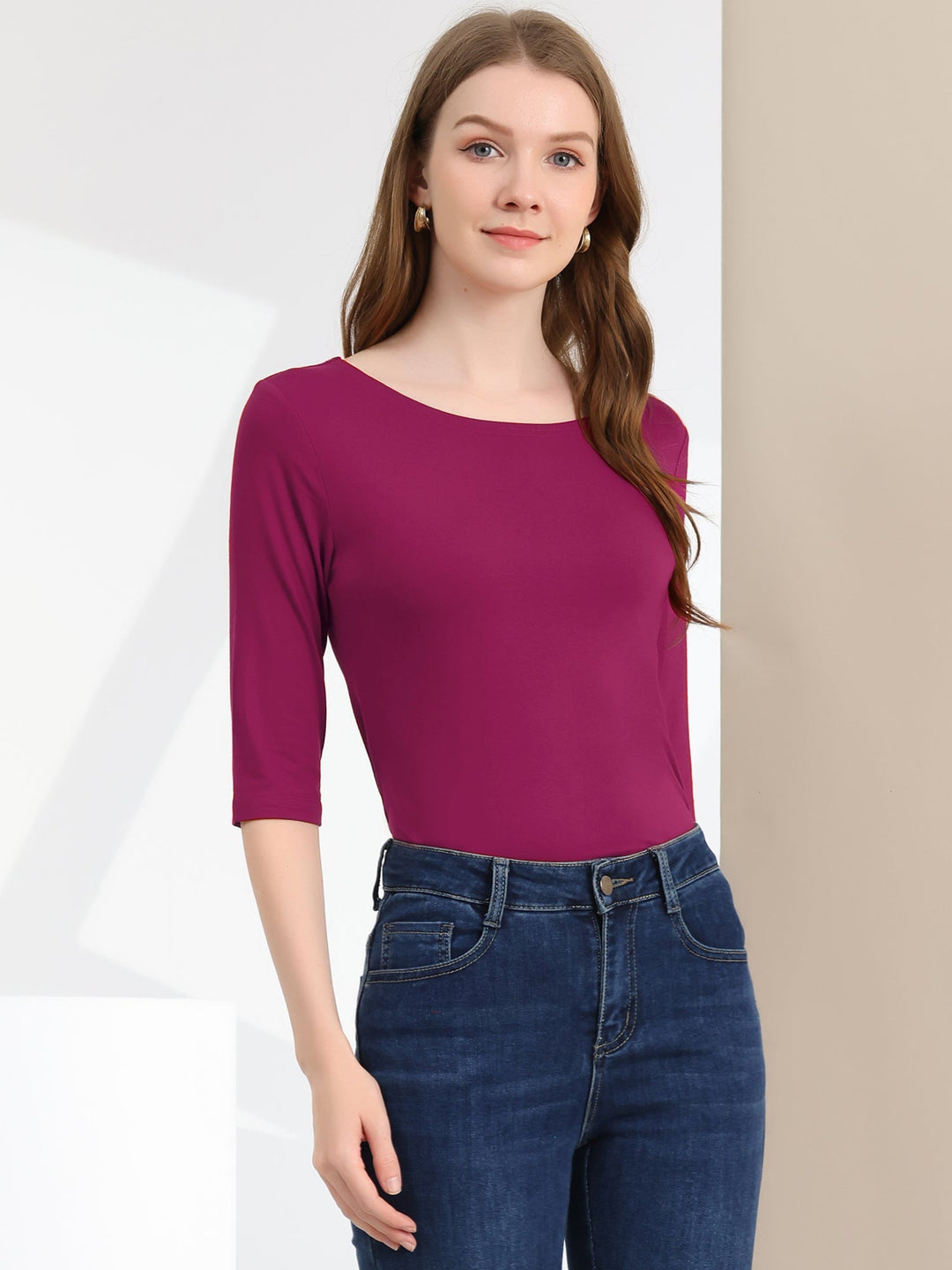 Prenda de mujer: camiseta manga 3/4. Cuello redondo. Versátil y esencial para el día a día.