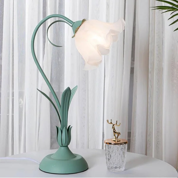 Lámpara de mesa floral vintage verde con brazo ajustable para dormitorio.