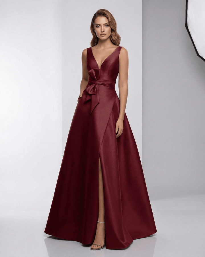 Vestido maxi burdeos A-line para mujer, elegante y sin mangas, ideal para fiesta o evento de noche.