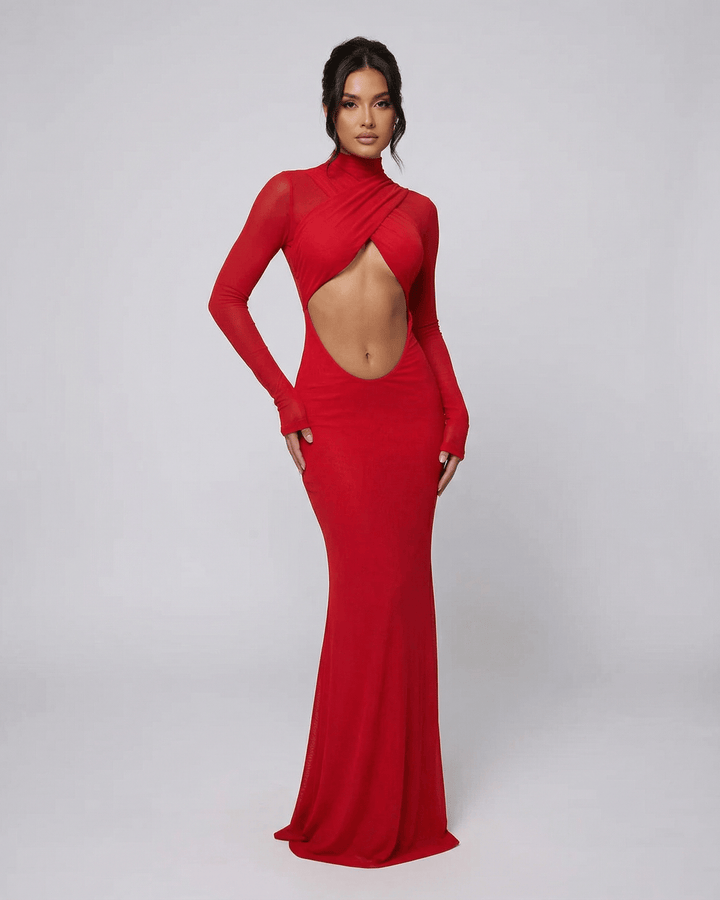 Vestido maxi blanco contemporáneo de silueta trompeta, cuello alto, manga larga y abertura lateral.