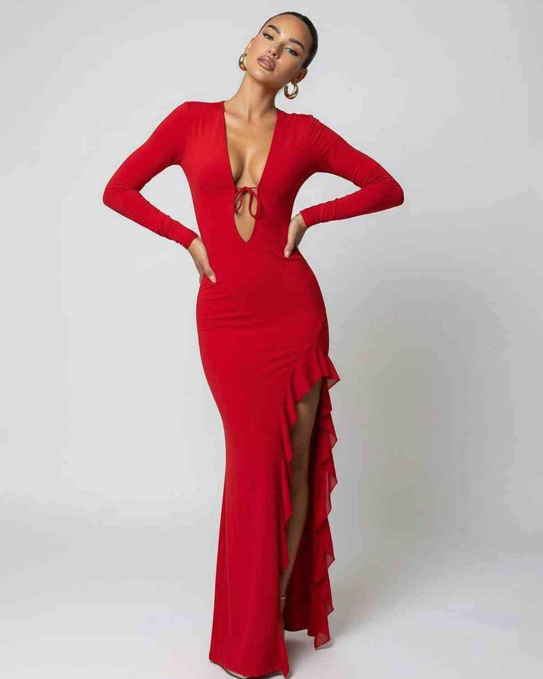 Moda de noche: Vestido maxi Valencia elegante con cintura alta, escote V y abertura. Perfecto para ocasiones formales.