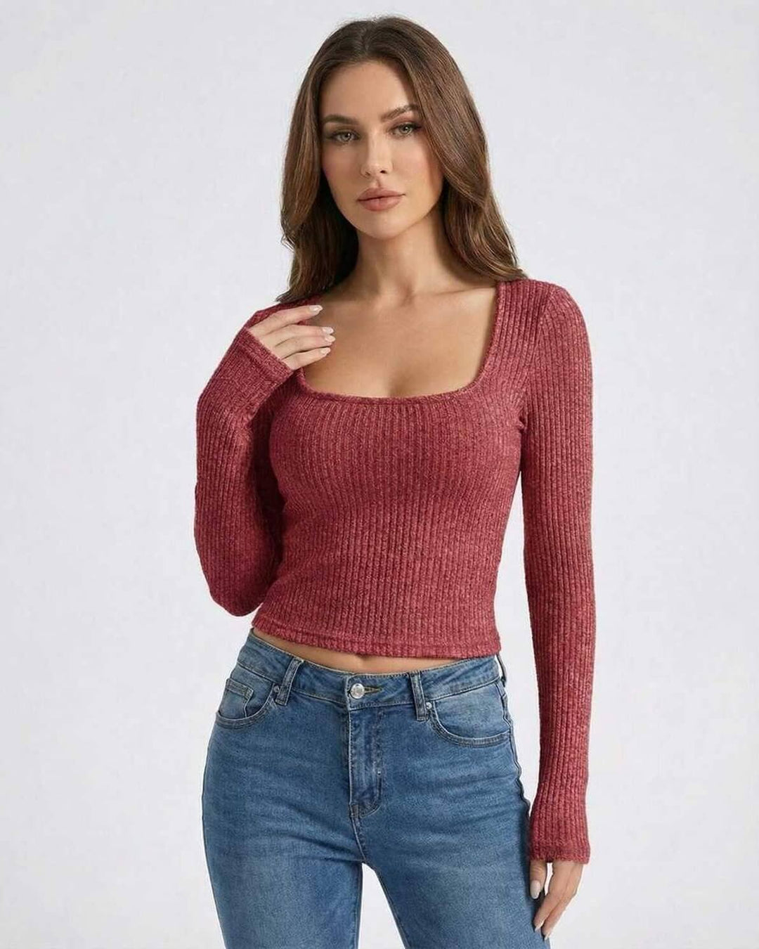 Suéter rojo de mujer con cuello en U, manga larga. Ideal para un look casual o elegante de otoño e invierno.