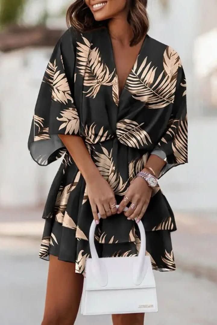 Vestido mini bohemio tropical elegante para mujer, perfecto para fiesta, verano o look casual chic. Con volantes.