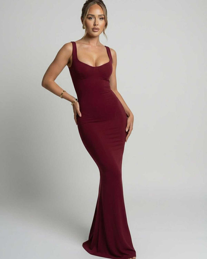 Elegante vestido maxi Valora sin mangas en color burdeos, ideal para fiesta, boda u otra ocasión especial.