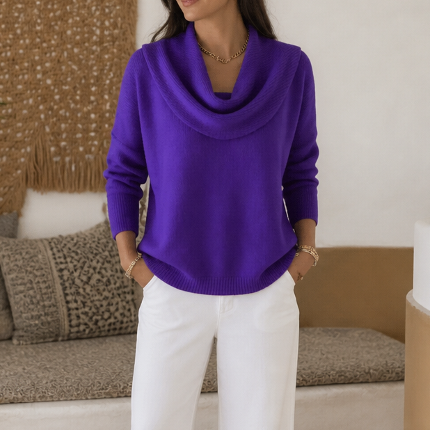 Estilo invernal: jersey drapeado mujer con cuello chimenea, manga larga chic.