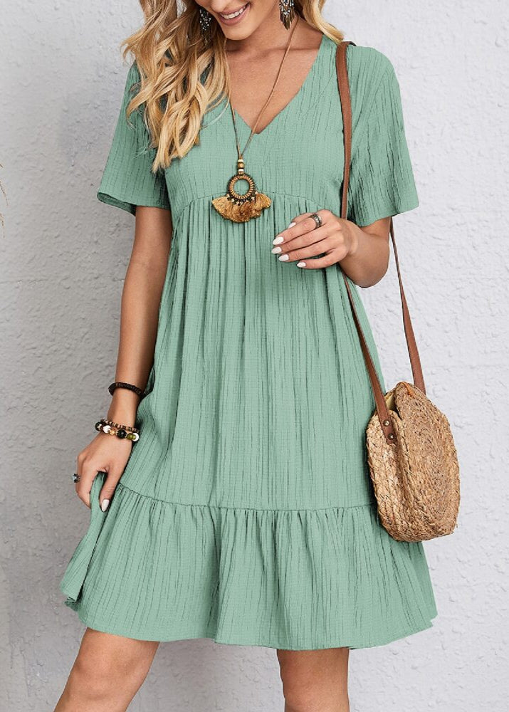 Vestido elegante femenino, corte superpuesto, ideal para realzar tu figura. Disponible en muchos colores.