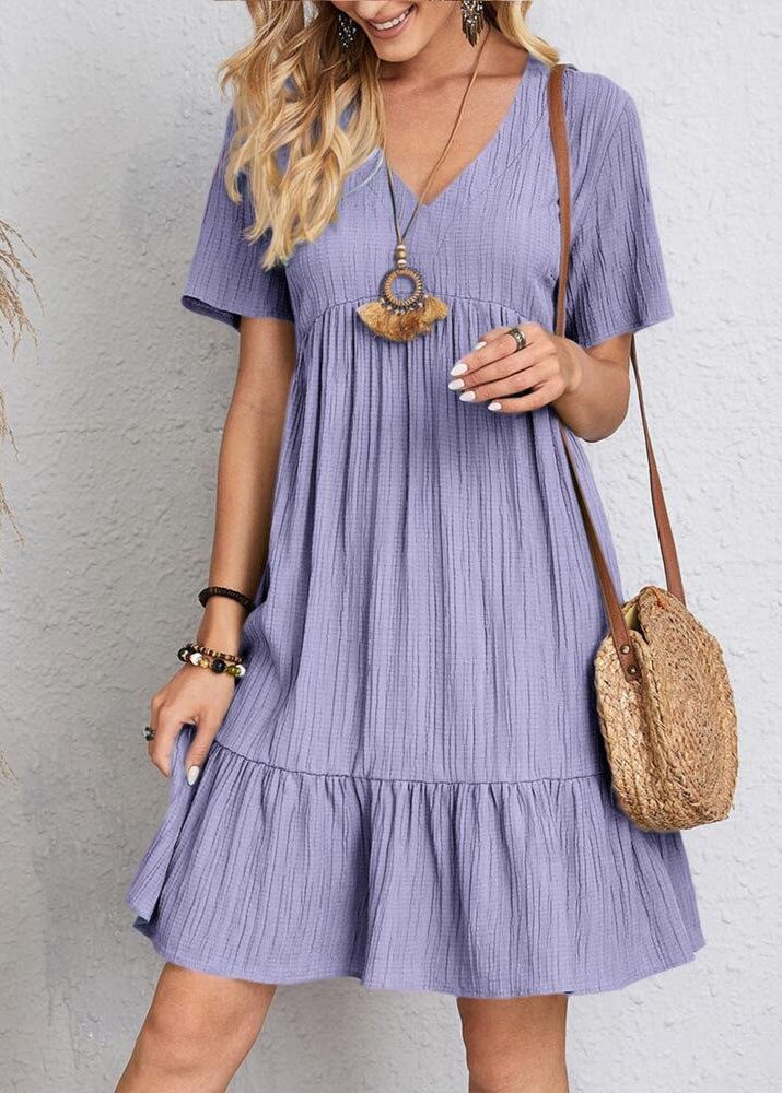 Vestido elegante para mujer, ideal para tallas grandes, con estilo superpuesto. Moda femenina actual.