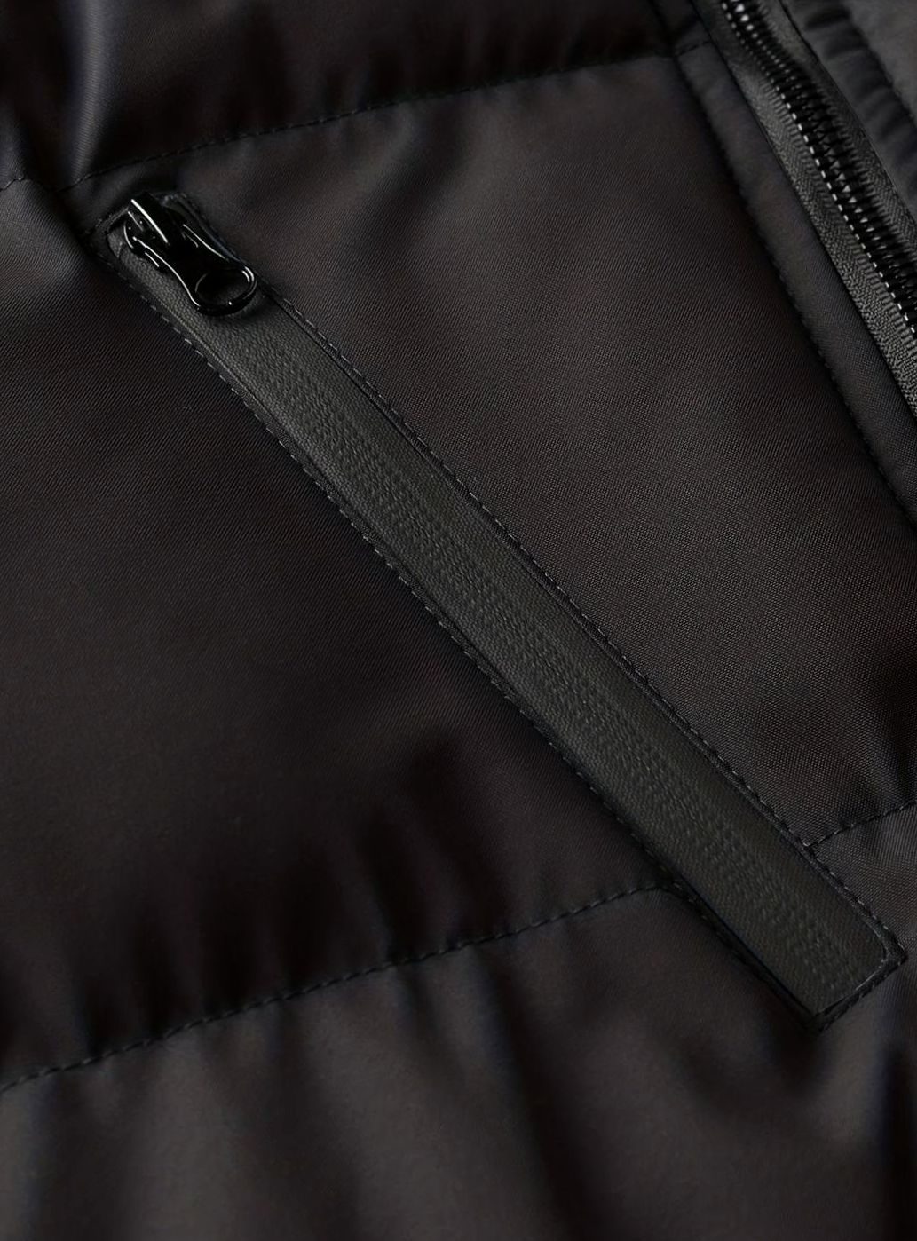 Chaqueta casual de hombre acolchada con capucha, cómoda y perfecta para el invierno.
