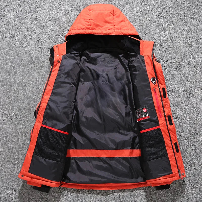 Chaqueta parka de invierno para mujer con plumón. Diseño urbano y versátil, perfecto para moda casual y exterior.
