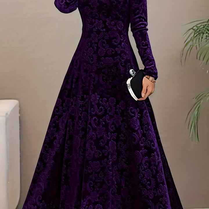 Vestido midi de terciopelo femenino con flores, cuello V profundo, manga larga. Perfecto para noche.