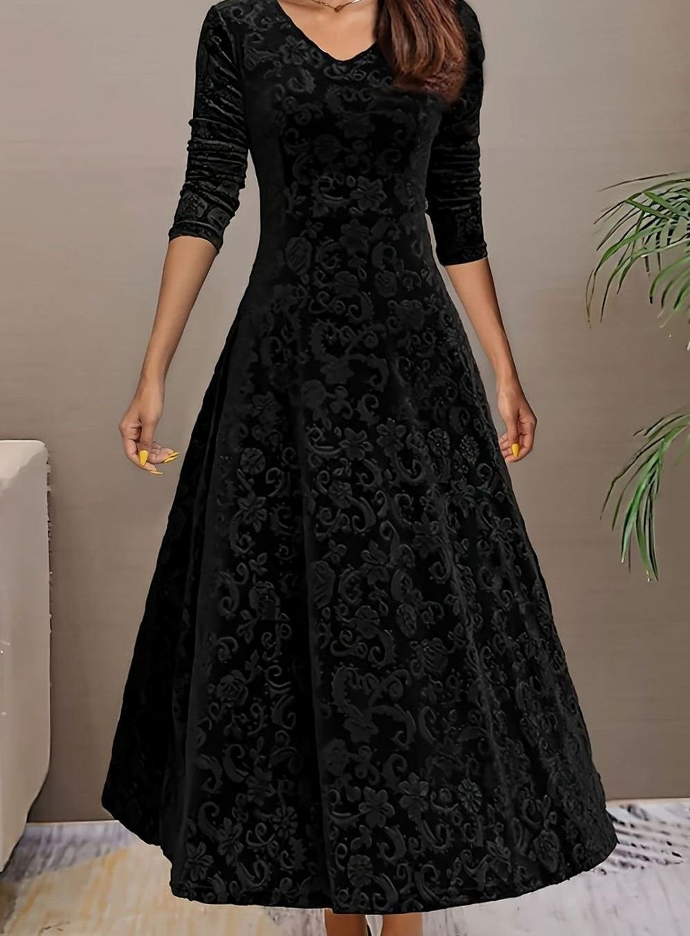 Ropa de noche: vestido midi de terciopelo floral con cuello V y manga larga para mujer.