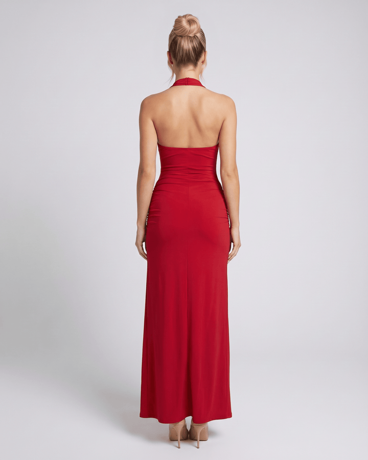 Vestido maxi rojo de fiesta para mujer, escote V profundo, abertura lateral y diseño sin mangas.