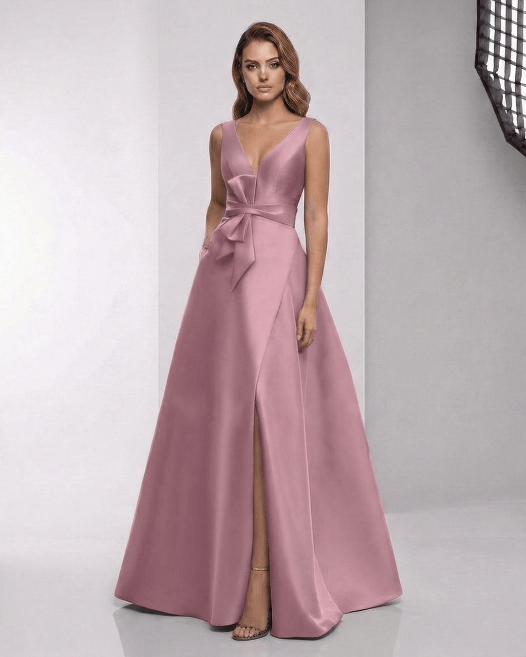 Vestido maxi A-line rosa polvoriento para mujer. Elegante vestido de noche formal sin mangas para boda.