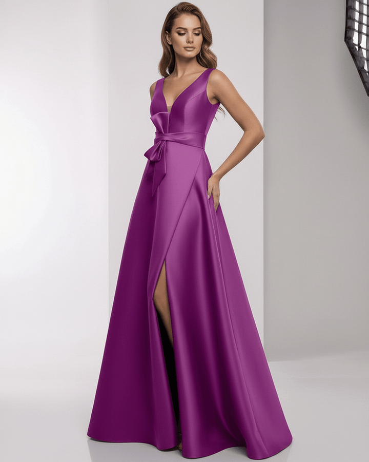 Vestido maxi blanco puro de noche con silueta A, elegante y sofisticado para fiesta formal.