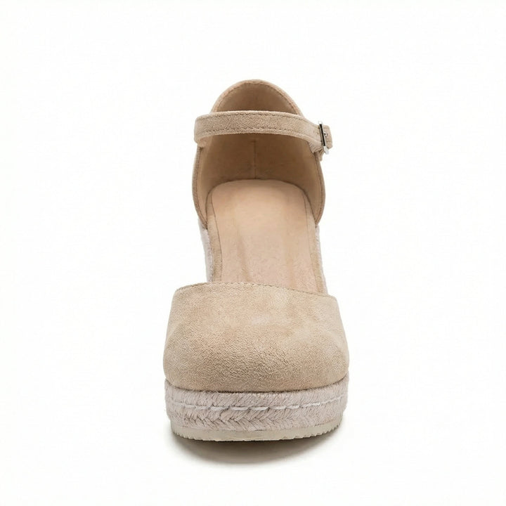 Sandalias de alpargata con cuña para mujer. Calzado veraniego que combina moda, comodidad y estilo casual.