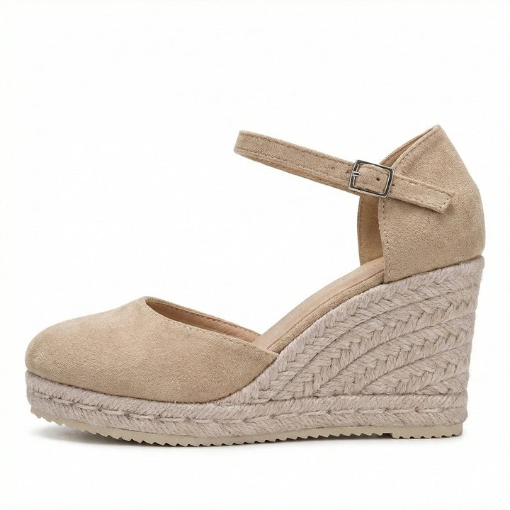 Calzado femenino: sandalias de cuña tipo alpargata para mujer. Elegancia y confort para cualquier look de verano.