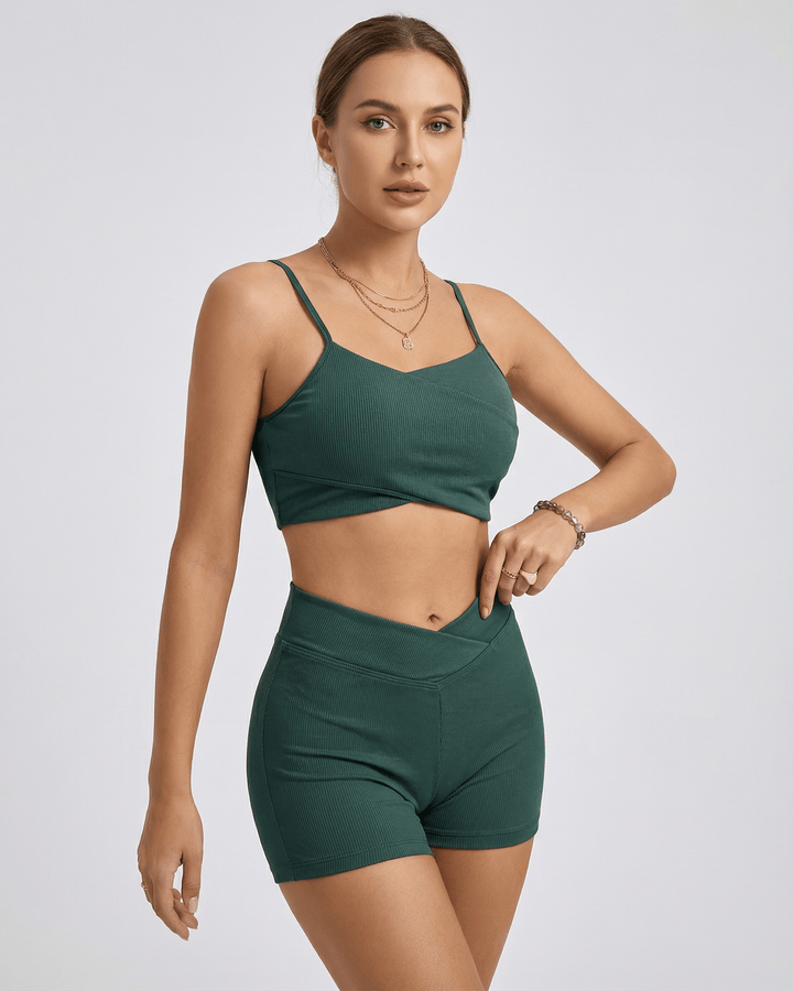 Traje de baño de dos piezas verde para mujer, ideal para verano y playa. Bikini cómodo.