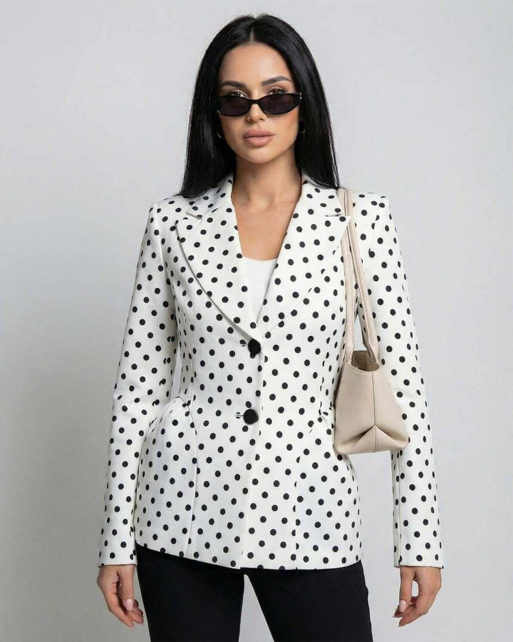 Chaqueta Verona elegante para mujer con puntos. Ideal para looks formales y de oficina.