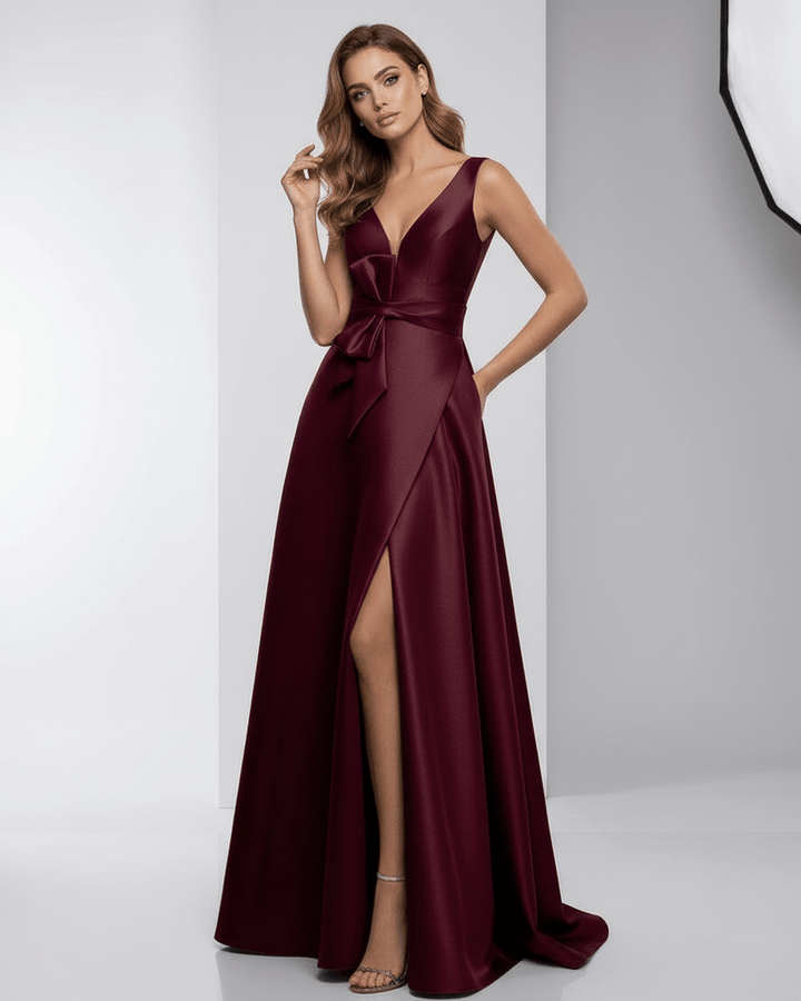 Vestido maxi de noche con escote en V que ofrece elegancia flotante. Vestido largo y formal para mujer.