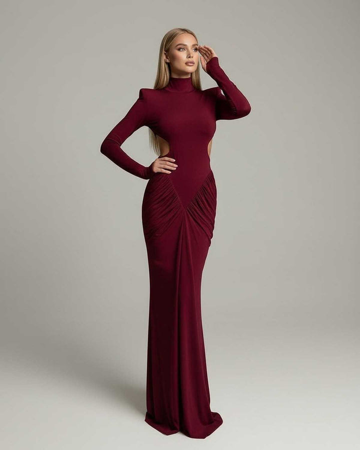 Vestido rojo maxi de moda para mujer, diseño contemporáneo con espalda abierta. Ideal para eventos especiales y noches.