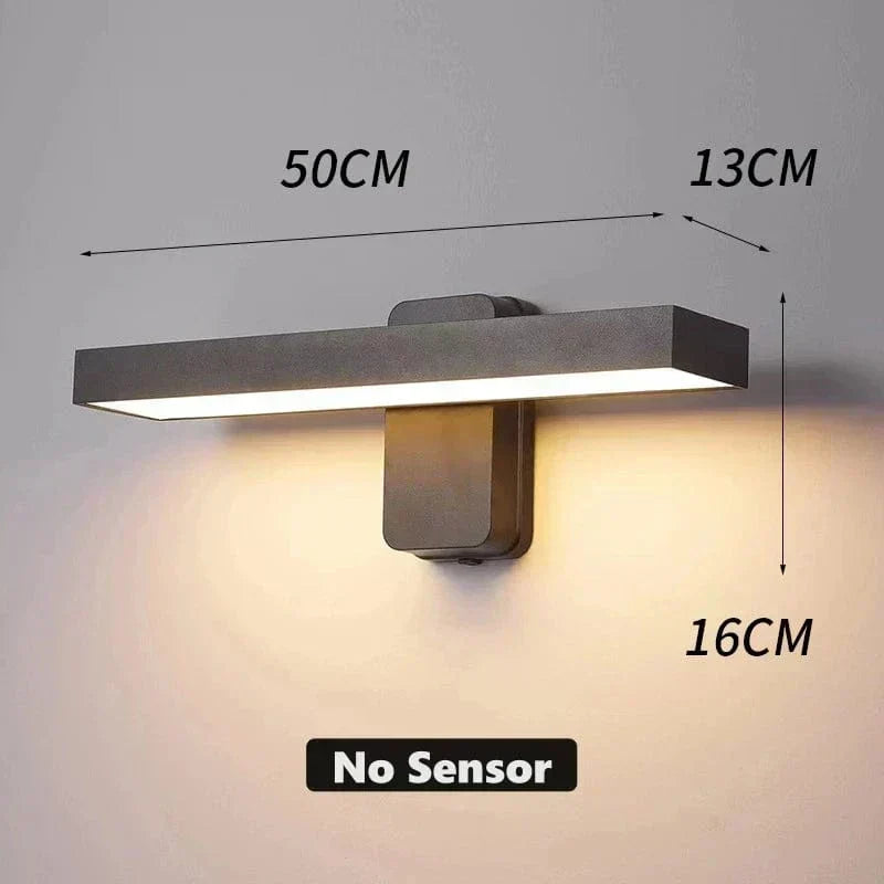 Luz LED de pared exterior fácil de instalar, con sensor PIR y giro ajustable, protección IP65.