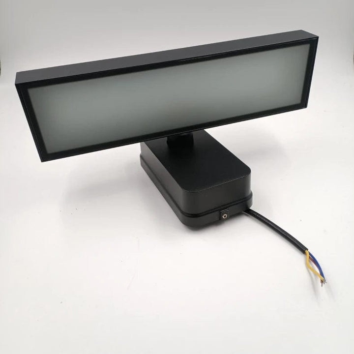 Iluminación LED para patio con sensor de movimiento y brazo rotatorio, resistente al clima IP65.