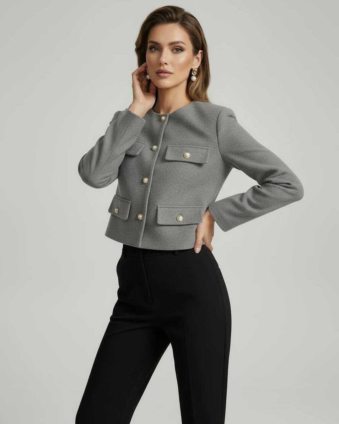 Chaqueta Vesper para mujer en blanco puro, diseño elegante y chic, ideal para looks formales o casuales.