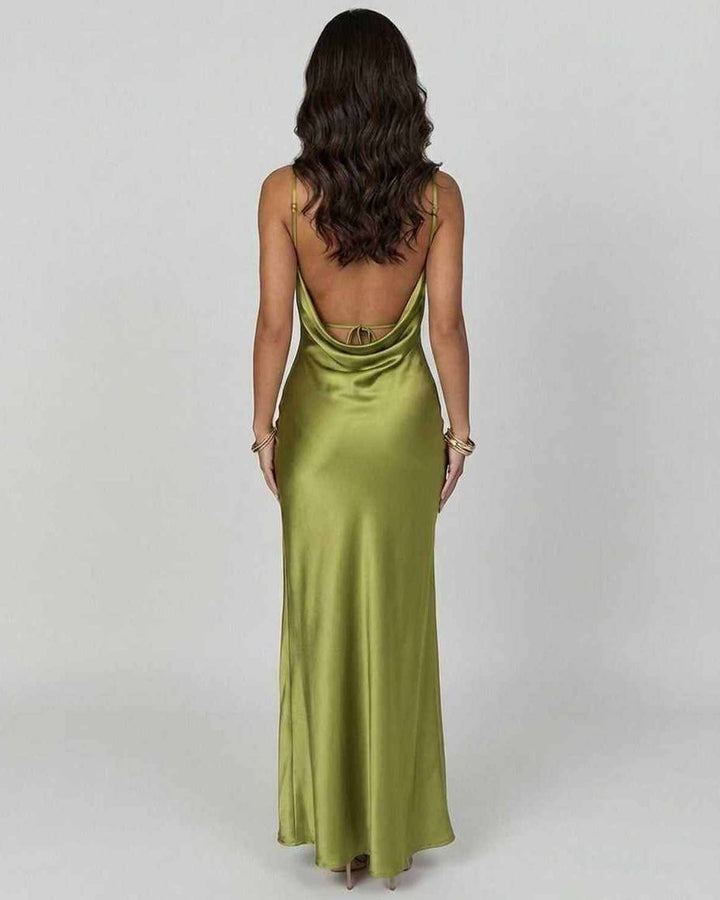 Vestido mini blanco asimétrico para mujer. Ropa de fiesta elegante y moderna. Moda femenina sexy.