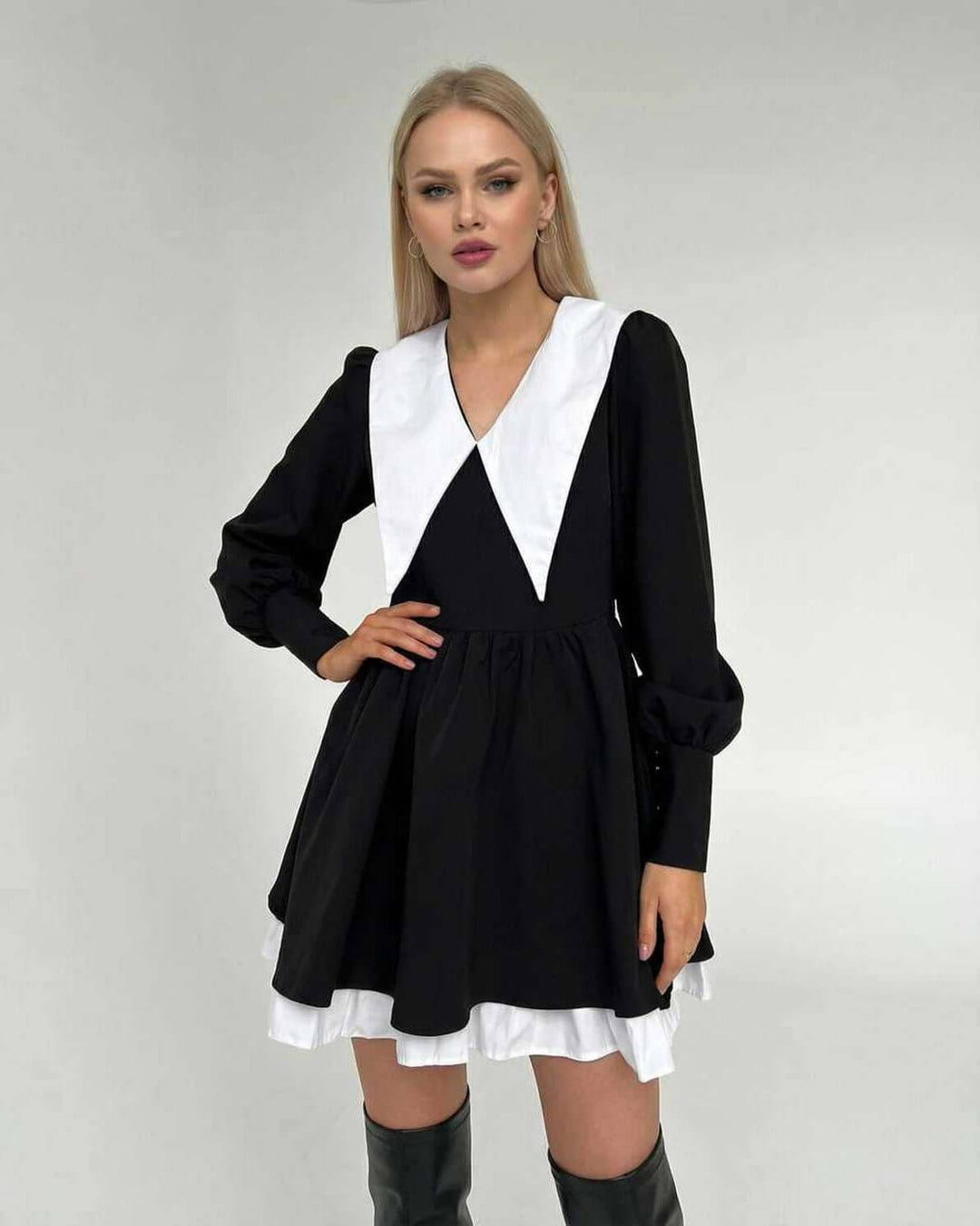 Vestido mini elegante de mujer con cuello solapa, patchwork blanco y negro y manga larga, ideal para fiesta.