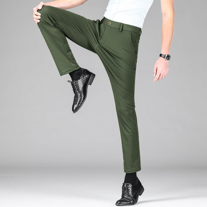 Ropa para hombre: pantalón chino elástico slim, estilo atemporal y confort, elegante y casual.