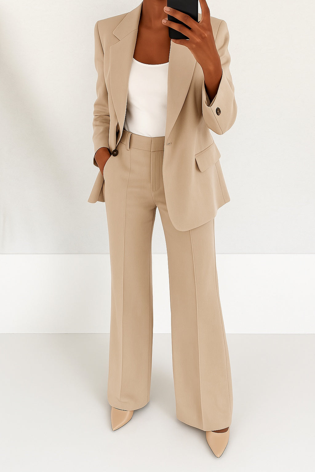 Chaqueta blazer femenina y pantalón de vestir, estilo mujer para un look sofisticado de oficina y trabajo.