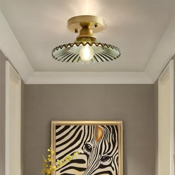 Lámpara de techo Clyvara, vidrio plisado, ideal para crear un ambiente romántico y elegante en interiores.