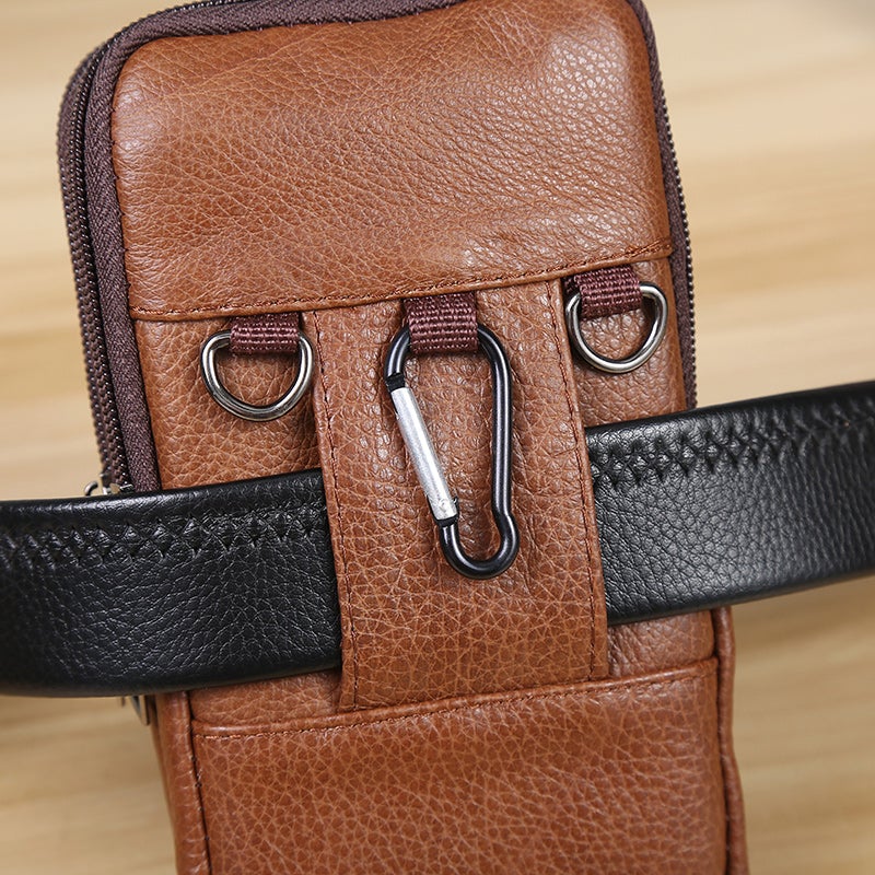 Accesorio imprescindible: bolso cruzado de cuero para hombre. Estilo vintage que combina elegancia.