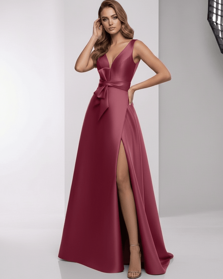Vestido maxi formal de mujer, blanco, con escote en V y corte A, perfecto para ocasiones especiales.