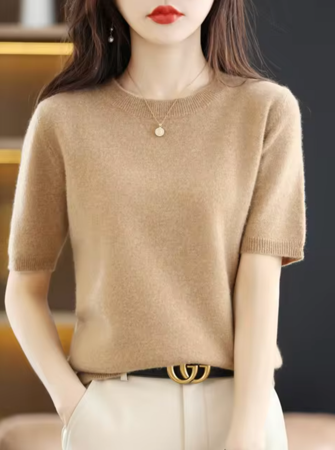 Suéter de transición de manga corta. Top elegante y cómodo para mujer, estilo moderno y sofisticado.