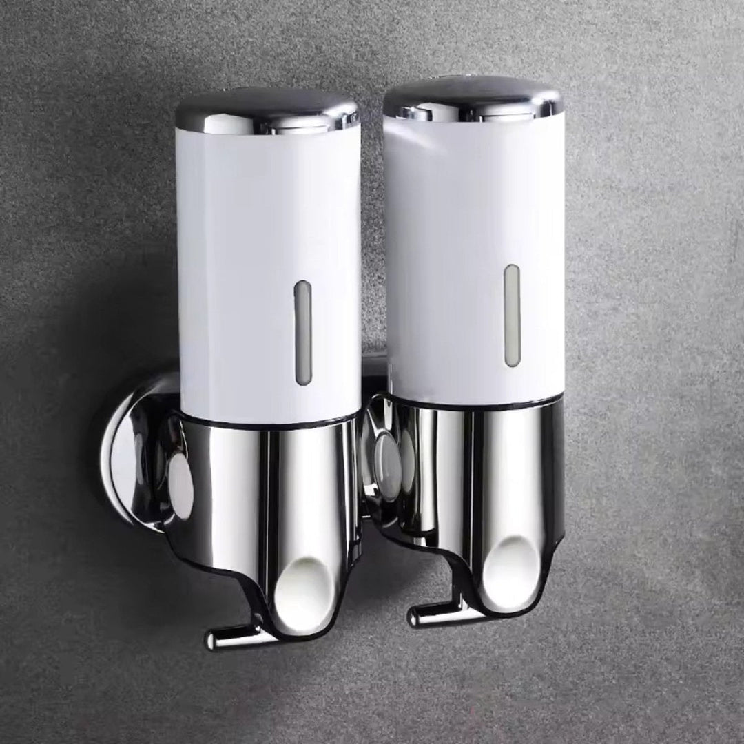 Dispensador de jabón de acero inoxidable, ahorro de espacio, diseño moderno para pared.
