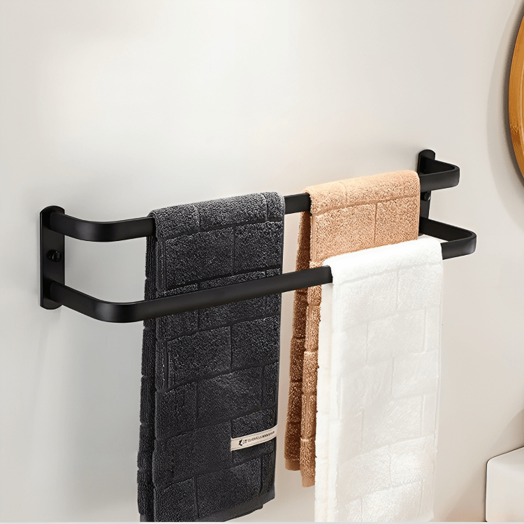 Estante de pared para baño con capacidad para múltiples toallas, diseño contemporáneo y funcional.