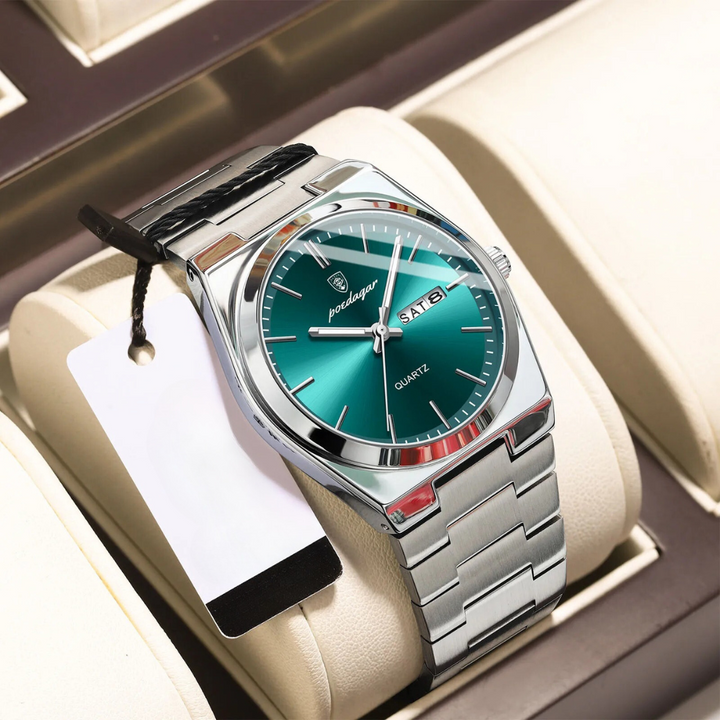Detalle de esfera reloj de hombre de cuarzo, lujo, cristal resistente, hora exacta y diseño sofisticado.