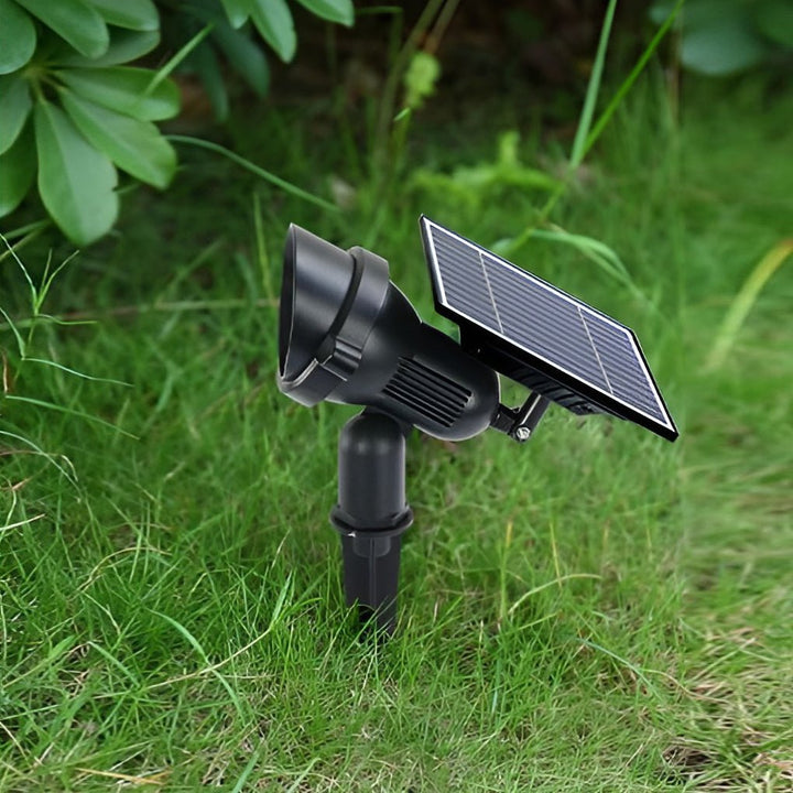Ahorro de energía con luz solar exterior, foco LED RGB impermeable para jardín, ilumina tu espacio eficientemente.