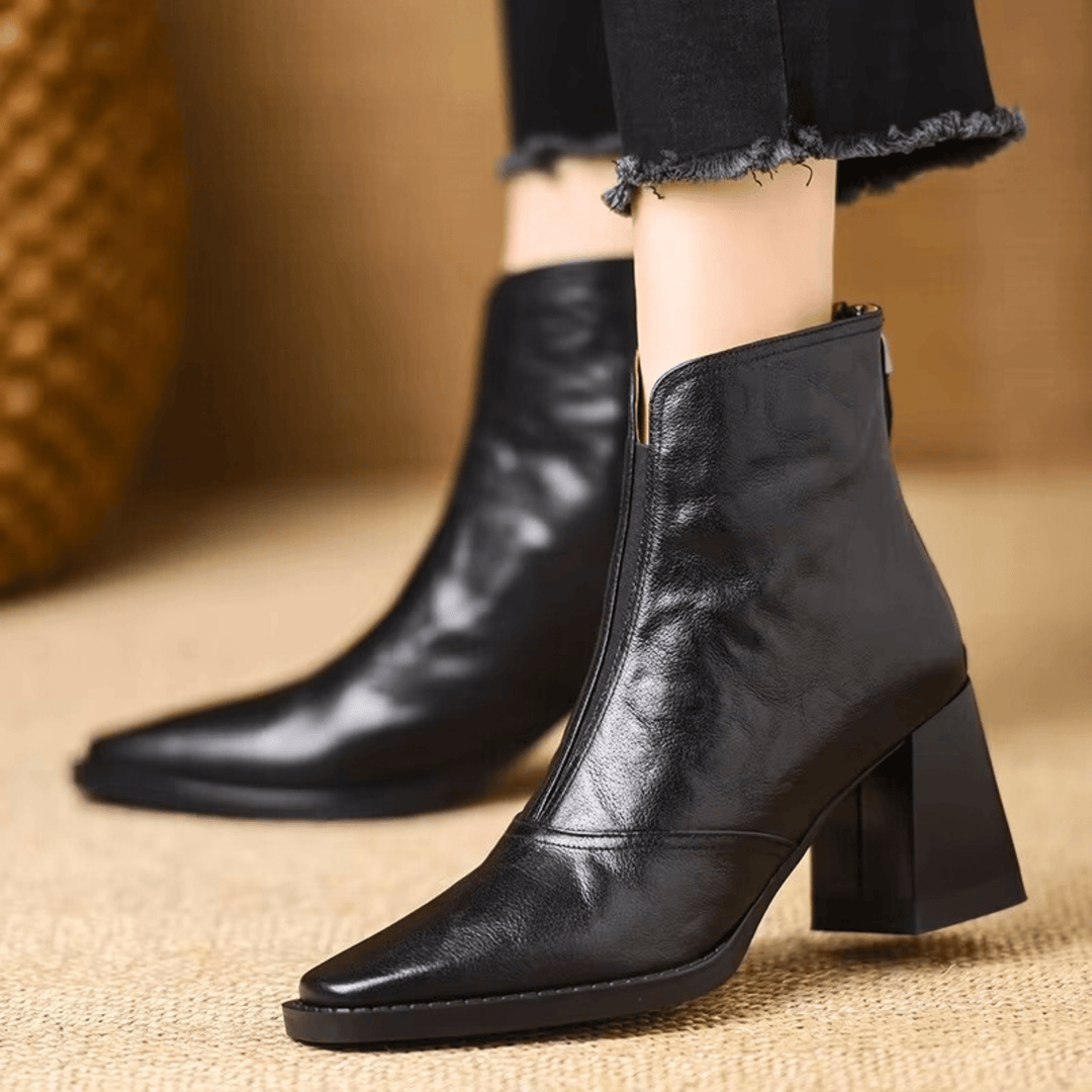 Calzado de invierno: botas de mujer urbanas al tobillo, tacón ancho y cremallera. Comodidad y estilo.