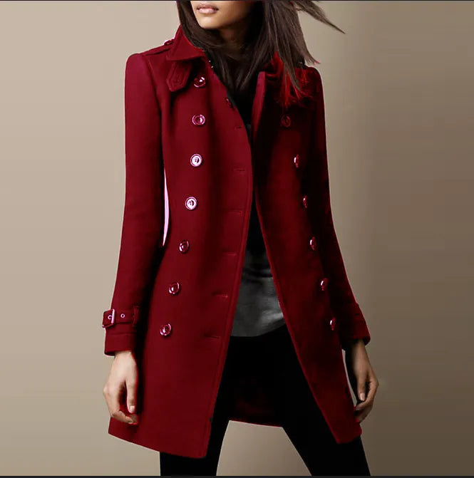 Abrigo largo de invierno para mujer, estilo clásico con botones, ideal para un look elegante y cálido.