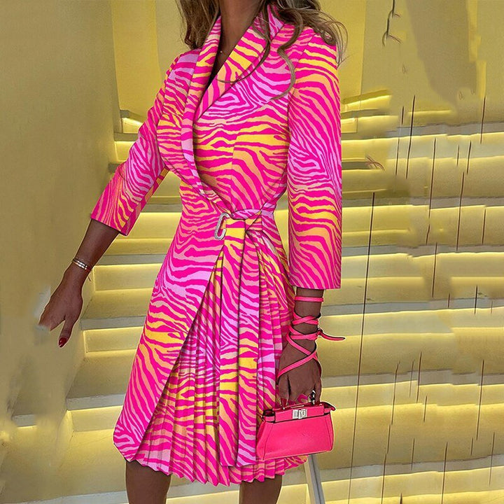 Elegante vestido blazer para mujer con diseño entallado. Perfecto para un look de oficina o fiesta moderno.