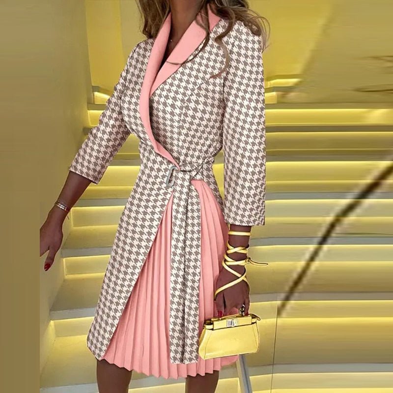 Vestido blazer entallado para mujer, estilo elegante y moderno. Perfecto para oficina o fiesta.