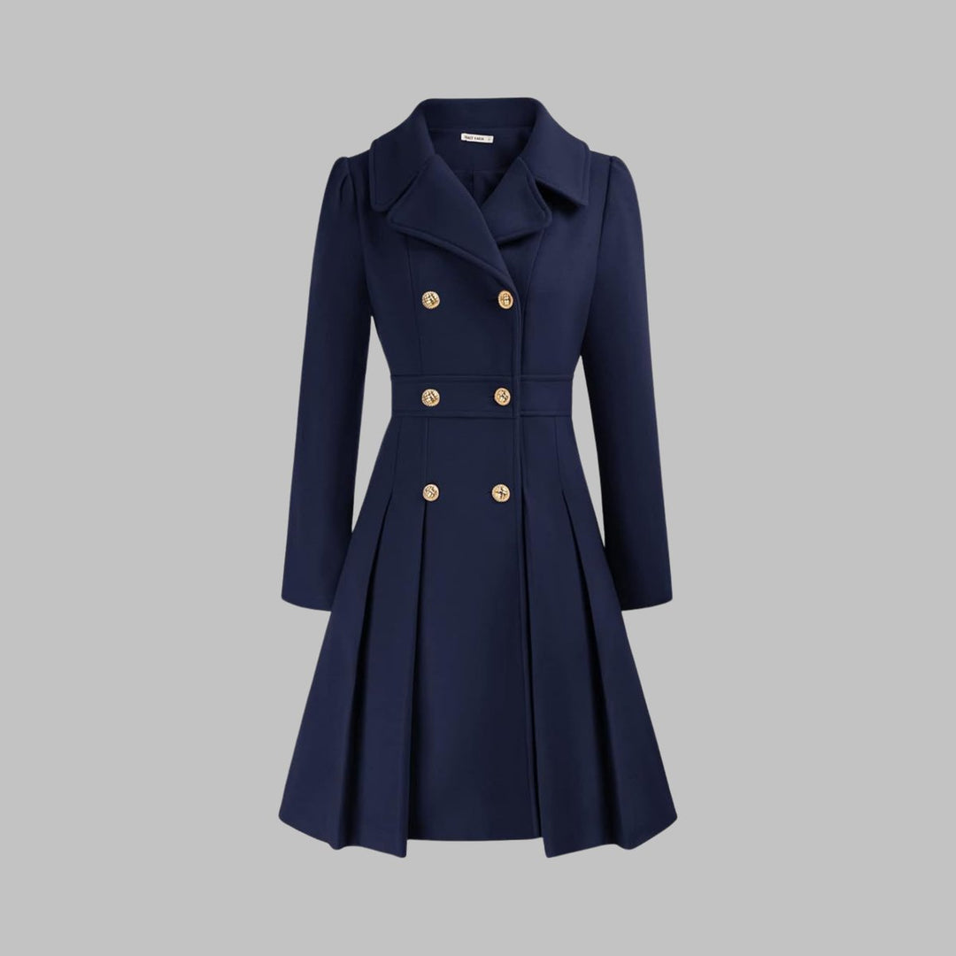 Elegante abrigo mujer corte A, estilo clásico. Botones dorados resaltan moda femenina invernal.