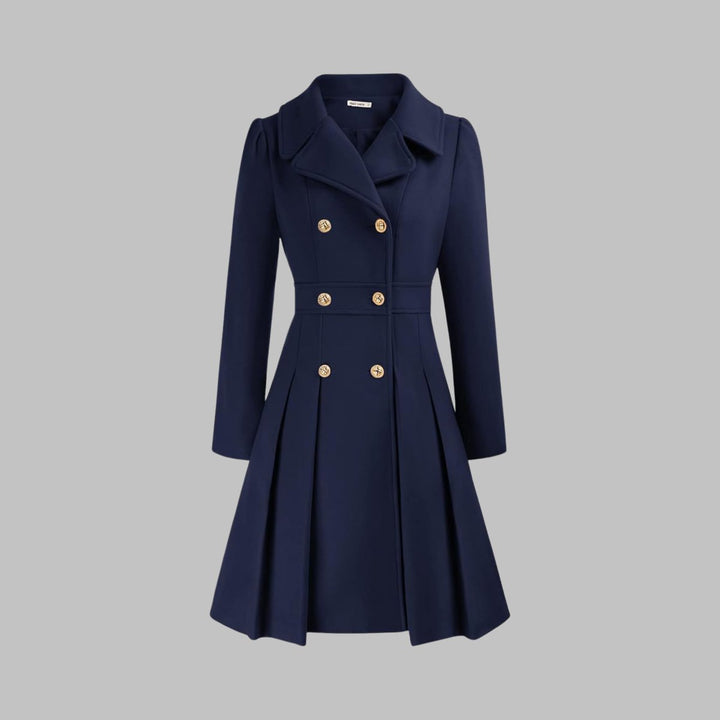 Elegante abrigo mujer corte A, estilo clásico. Botones dorados resaltan moda femenina invernal.