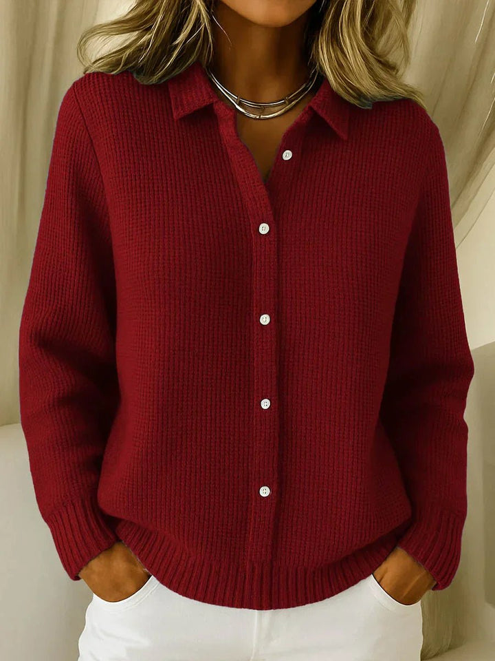Cárdigan azul marino para mujer, versátil para otoño/invierno. Tejido suave con cuello y botones.