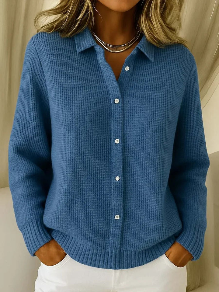 Elegante cárdigan de manga larga para mujer, tejido texturizado con cuello. Perfecto para días fríos.