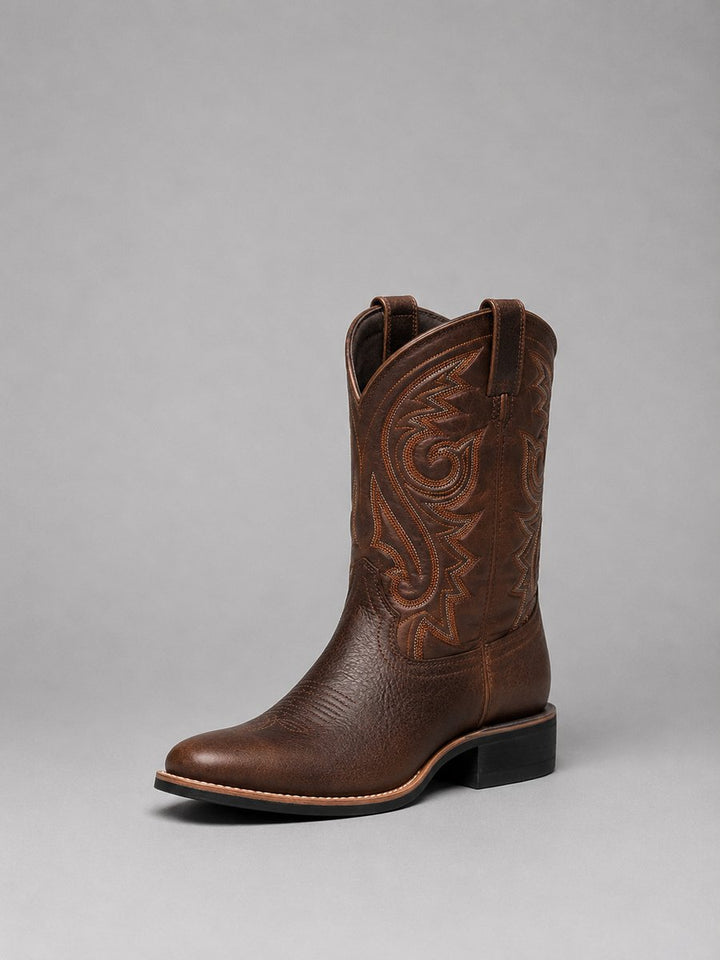 Botines western de mujer con bordados auténticos, tacón ancho que ofrece estilo y confort duradero.