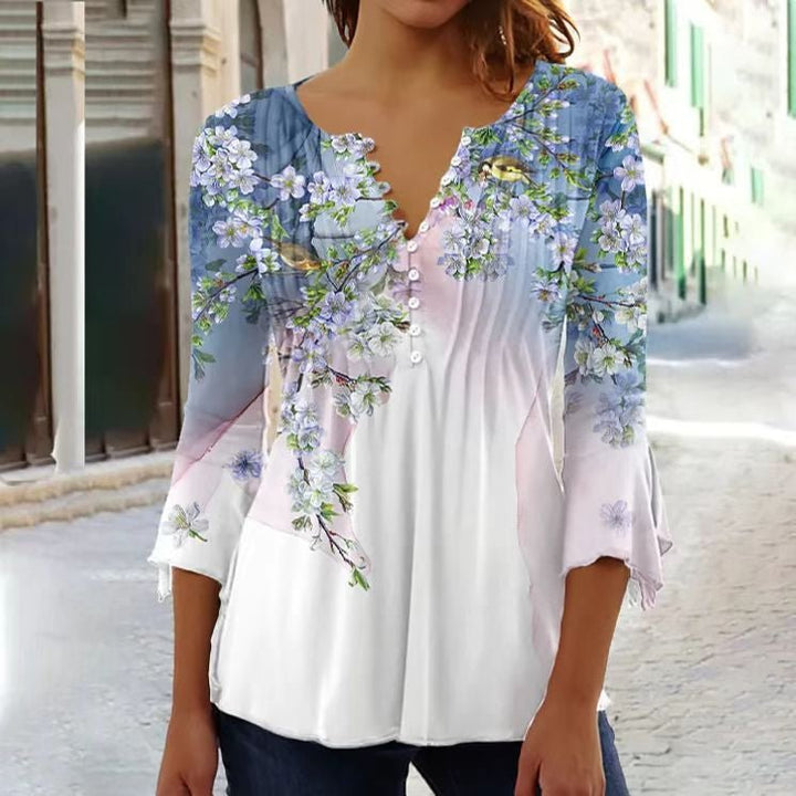 Blusa floral Henley de mujer, perfecta para combinar en primavera y verano.